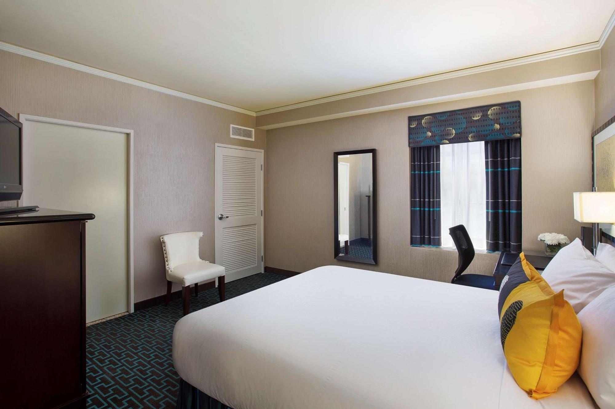 Juniper Hotel Cupertino, Curio Collection By Hilton Eksteriør billede