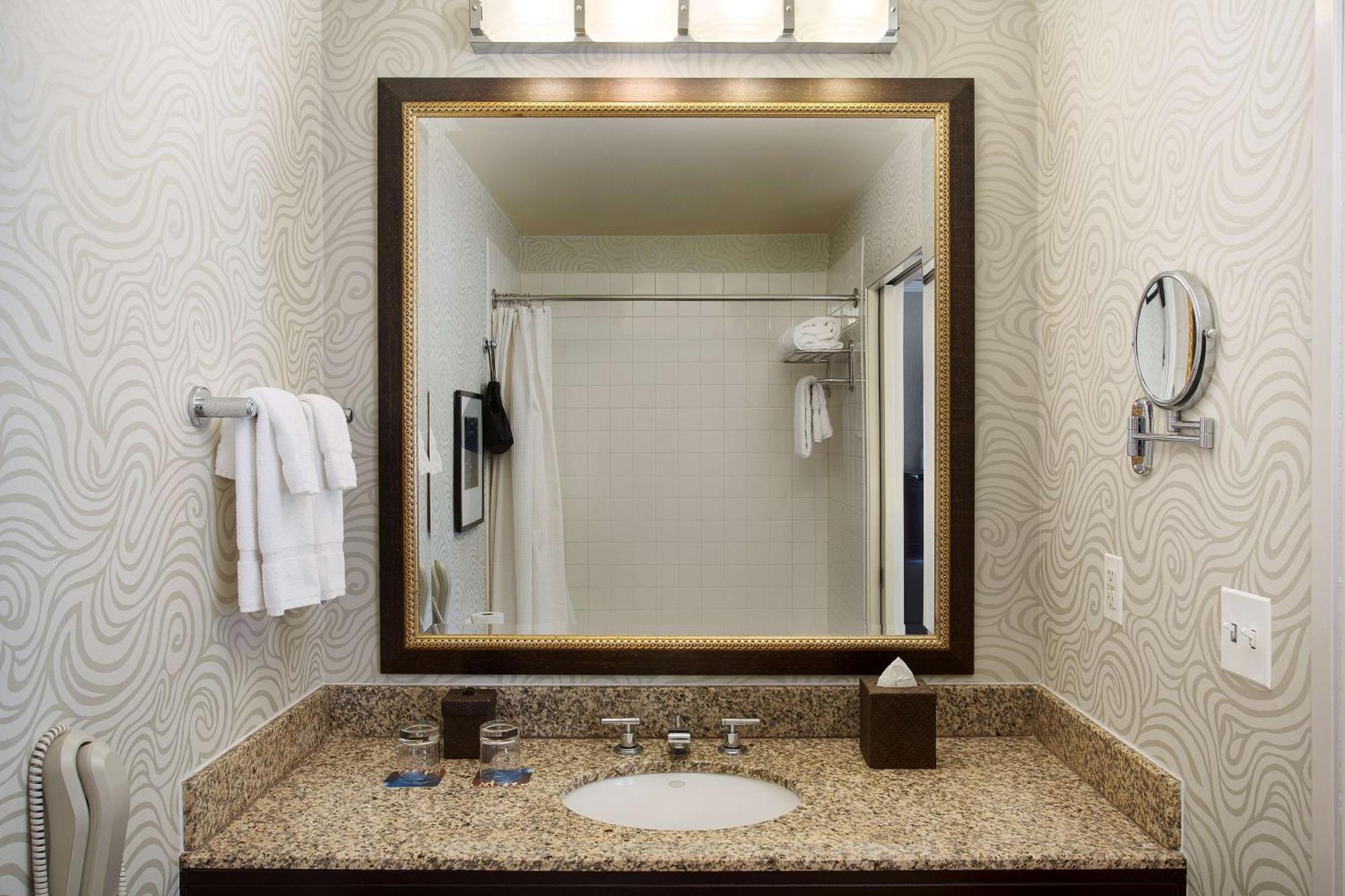 Juniper Hotel Cupertino, Curio Collection By Hilton Eksteriør billede