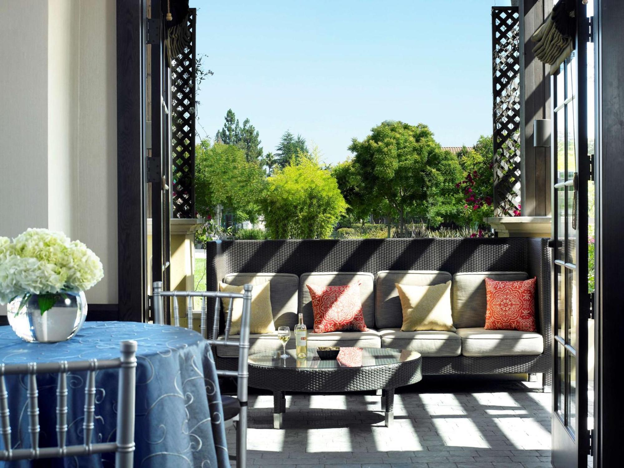 Juniper Hotel Cupertino, Curio Collection By Hilton Eksteriør billede